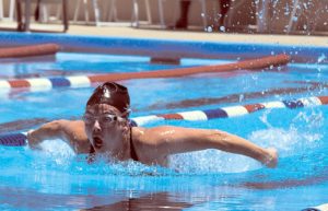 swimmer-583667_1280 3