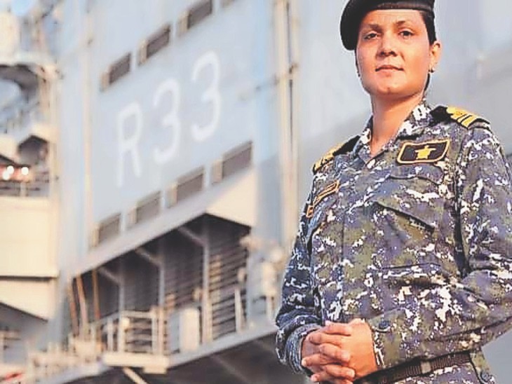 INS Vikramaditya officer Priyanka chaudhary : छोटे गांव से निकलकर ये महिला संभाल रही दुनिया के सबसे शक्तिशाली युद्धपोत की जिम्मेदारी, बनीं पहली महिला कमांडेंट ऑफिसर 1
