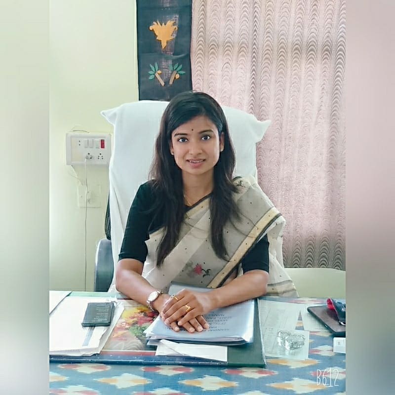 Garima agrawal ias : हिंदी मीडियम से पढ़ाई कर पहले ही प्रयास में पास की यूपीएससी परीक्षा, 40वीं रैंक पाकर बनी आईएएस 4