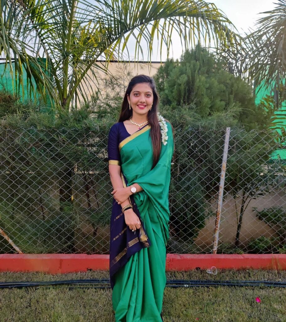 srushti jayant deshmukh ias : प्राइमरी स्कूल टीचर की बेटी बनी आईएएस अधिकारी, यूपीएससी परीक्षा में 5वीं रैंक हासिल कर बनी टॉपर 2