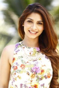 640px-Tanishaa_Mukerji_photoshoot_cropped 3