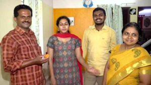 Kerala-Construction-labourer-daughter-cracks-UPSC-exam-2020-1 3