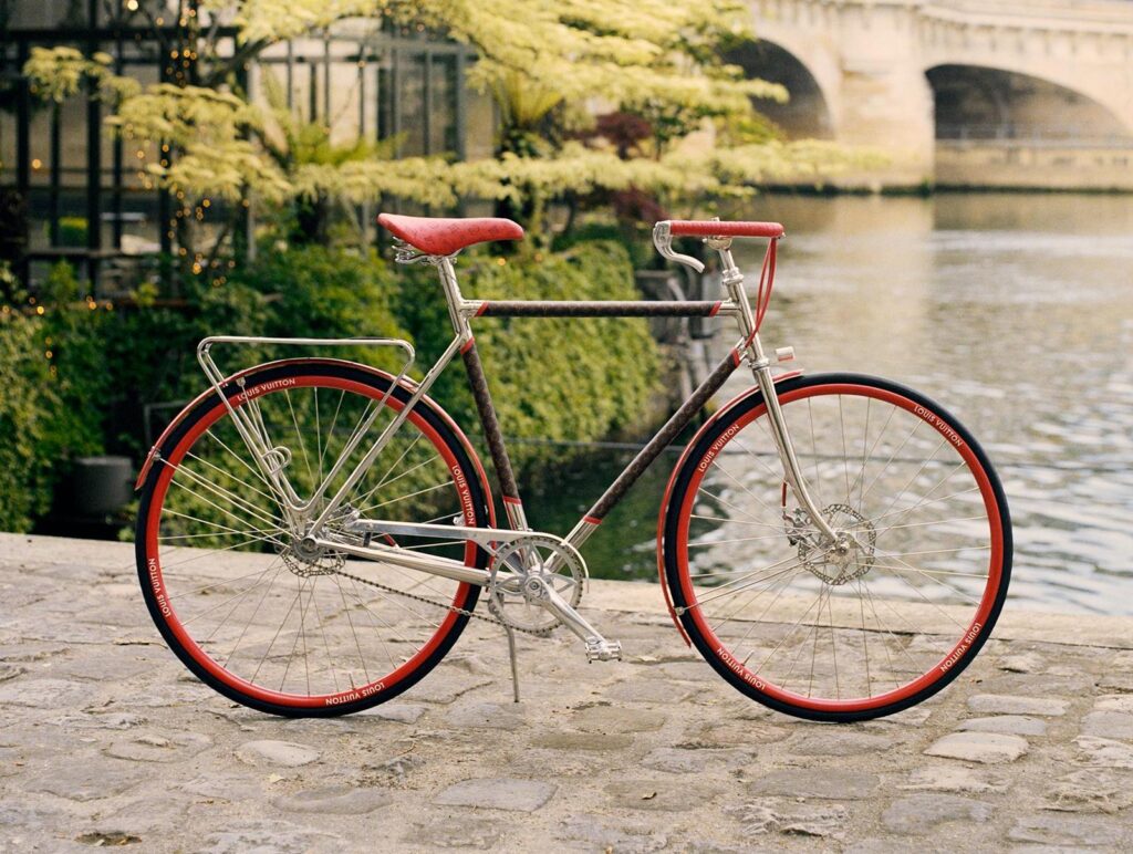 Louis Vuitton cycle : इस साइकिल की कीमत जानकर आप माथा पकड़ लेंगे, सोशल मीडिया में तस्वीरें हुई वायरल 40