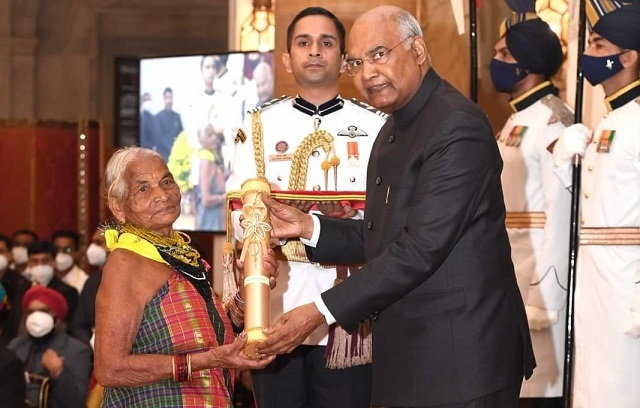 Padma Shri Award 2021 : कौन हैं तुलसी गौढ़ा ?पद्मश्री पुरस्कार हासिल करने वाली इस महिला को क्यों कहा जाता है 'जंगल की विश्वकोश' 2