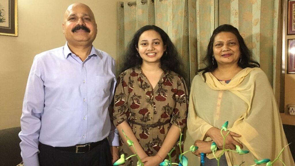 दो सगी बहनों ने upsc परीक्षा में किया टॉप, IAS अधिकारी बनकर किया मां-बाप का नाम रोशन 2