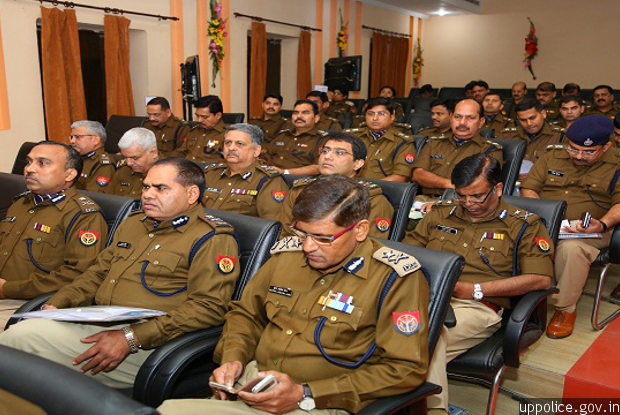 Promotion of officers in up : यूपी में अधिकारियों में बड़ा फेरबदल, 17 आईपीएस अधिकारियों का हुआ प्रमोशन तो 5 डिप्टी एसपी का हुआ ट्रांसफर 2