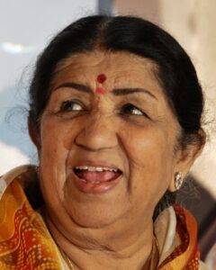lata-mangeshkar 3