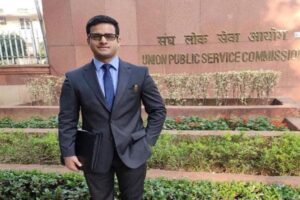 2020_8image_16_29_024764875upsc-exam-ias-officer.j-ll 3