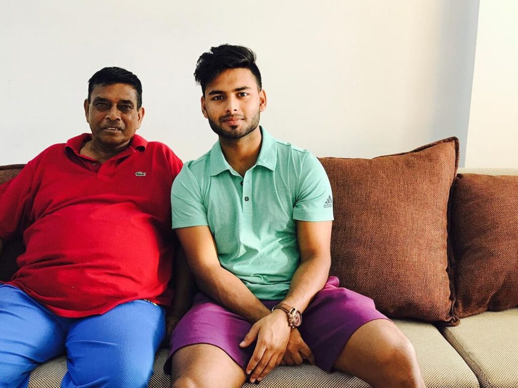 Indian cricketer Rishabh pant : पिता का सपना पूरा करने के लिए बेटे ने शुरु किया क्रिकेट खेलना, जब दुनिया में रोशन किया पिता का नाम तब हुआ पिता का निधन 2