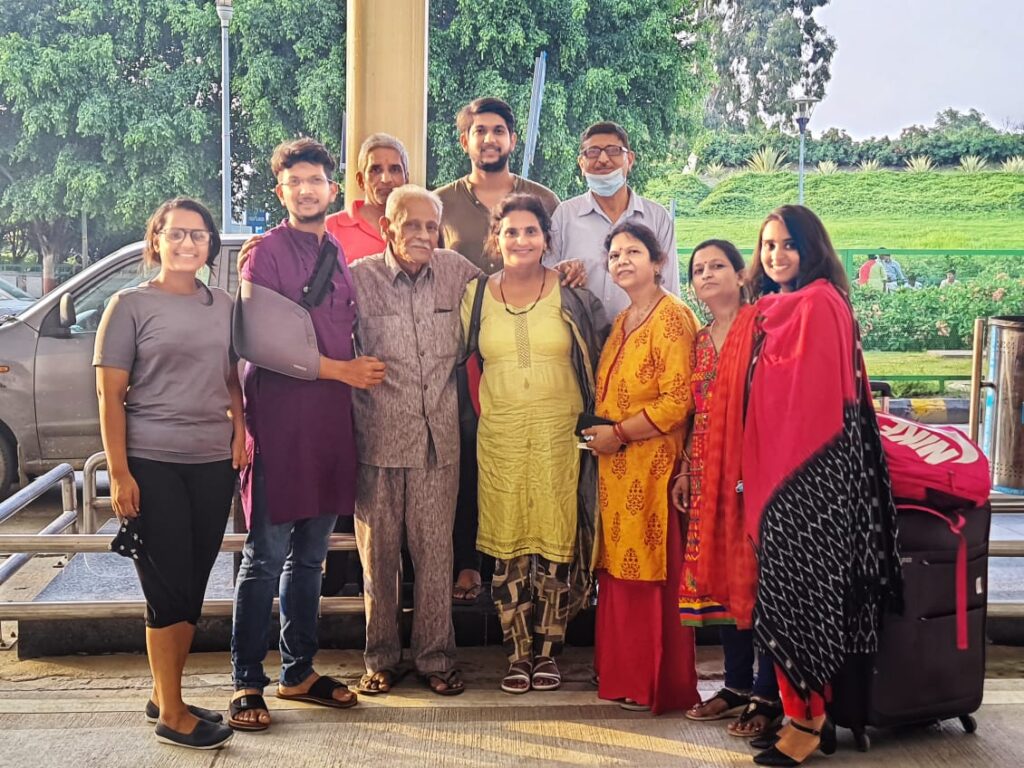 Puja Gupta IAS : दादा का सपना पूरा करने के लिए पोती ने की यूपीएससी परीक्षा की तैयारी, 42वीं रैंक हासिल कर बनीं IAS अधिकारी 69