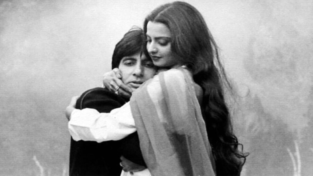 Amitabh Bachchan and Rekha Romance : रेखा के लिए लड़ पड़े थे अमिताभ, सीक्रेट बंगले पर होती थी दोनों की मुलाकात, जानिए कैसे अधूरी रह गई प्रेम कहानी ! 1