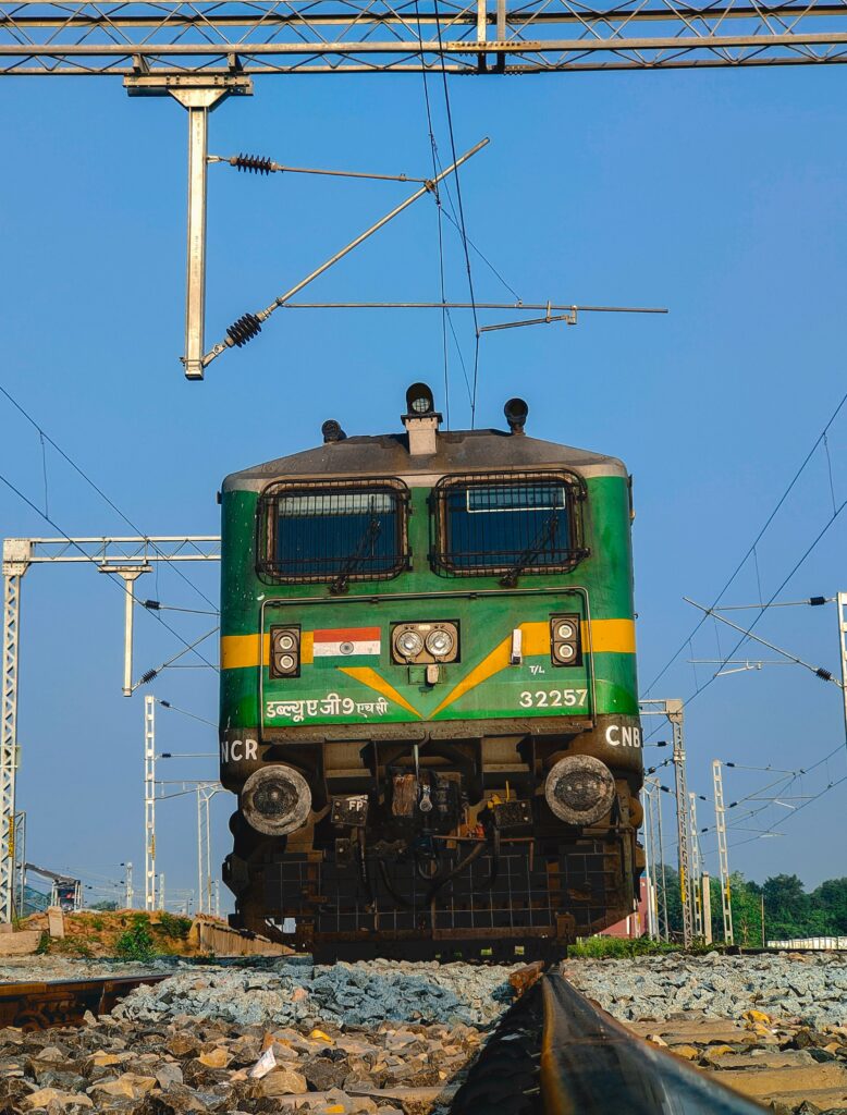 Indian Railways : भारतीय रेलवे का बड़ा फैसला, यात्रियों की सुविधा के लिए लखनऊ-प्रयागराज और अयोध्या के बीच फिर से चलेगी पैसेंजर ट्रेनें 1