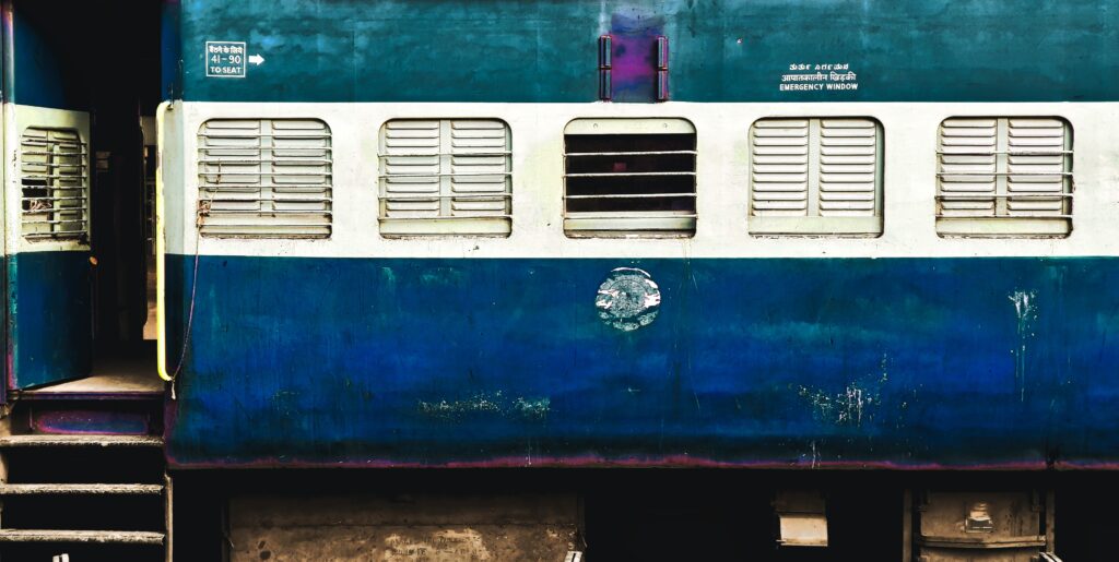Vande Bharat Train : बुलेट ट्रेन से कम नहीं भारत की ये ट्रेन, बिना इंजन की इस ट्रेन की जानें क्या है खासियत 1