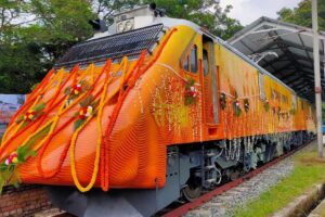tejas-train-2 3